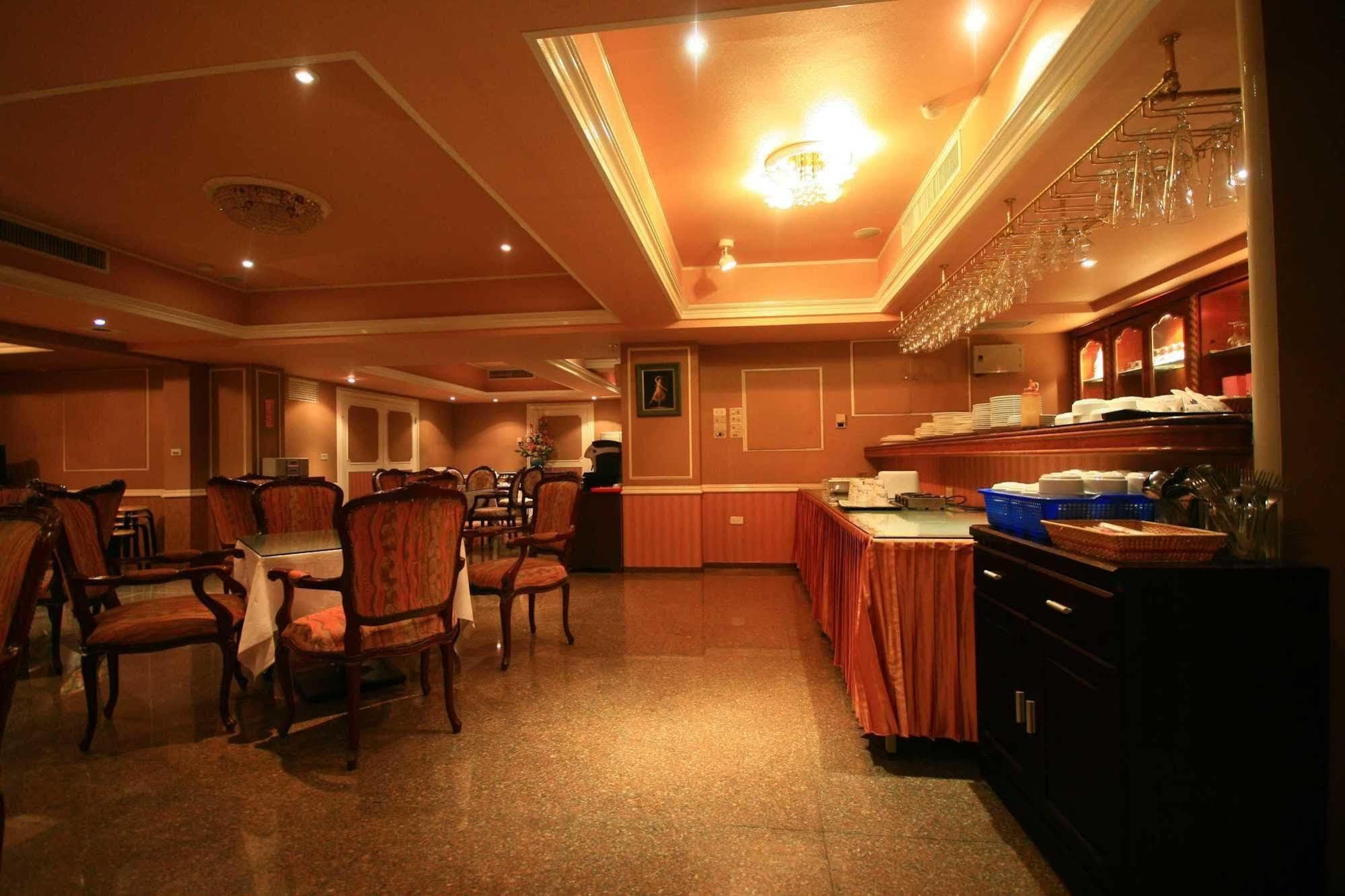 Finders Hotel Hualien Station Zewnętrze zdjęcie